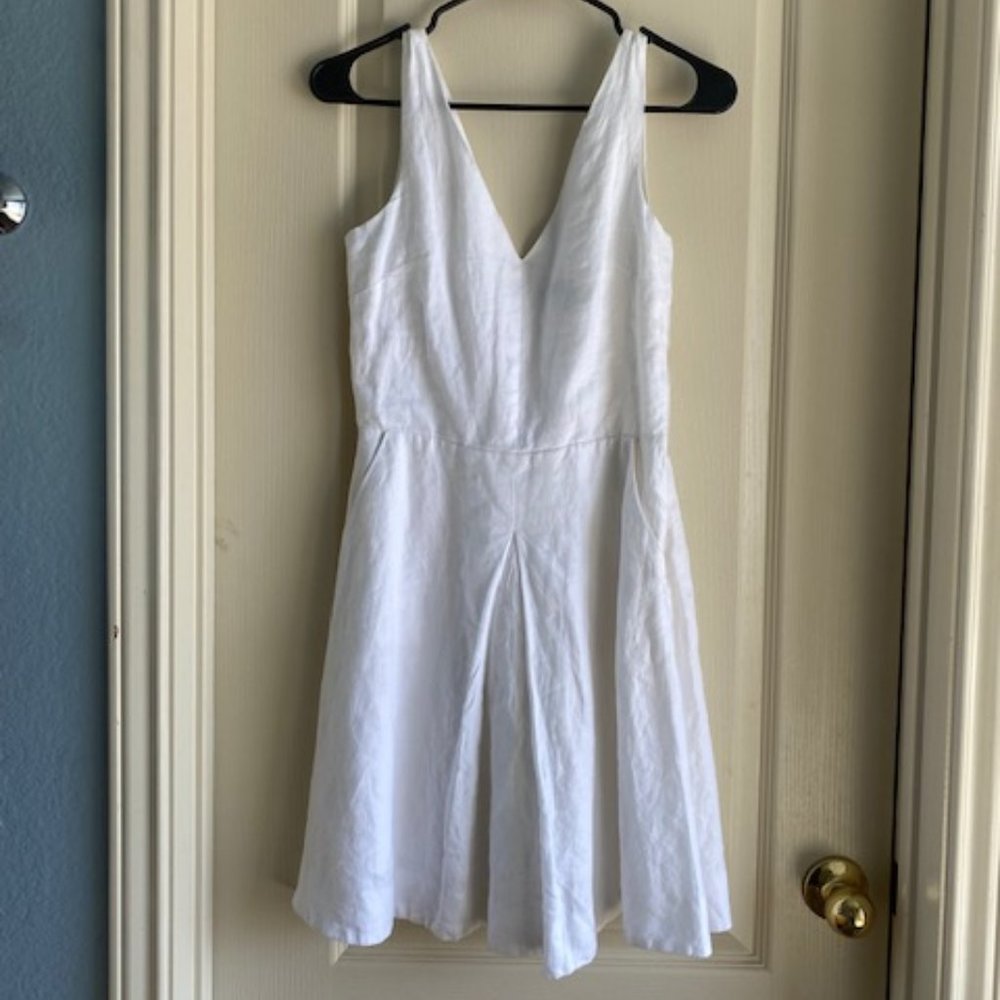 White summer Gap dress.